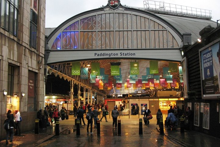 Private transfers between Gatwick Airport - London Paddington Train Station - Photo 1 of 25
